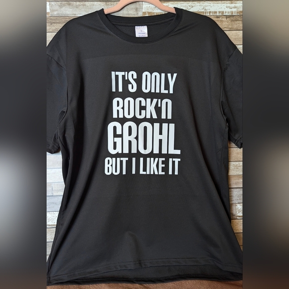 Rock Tee It's Only Rock & Grohl From the Foo Fighters Black Tee New - Picture 2 of 16